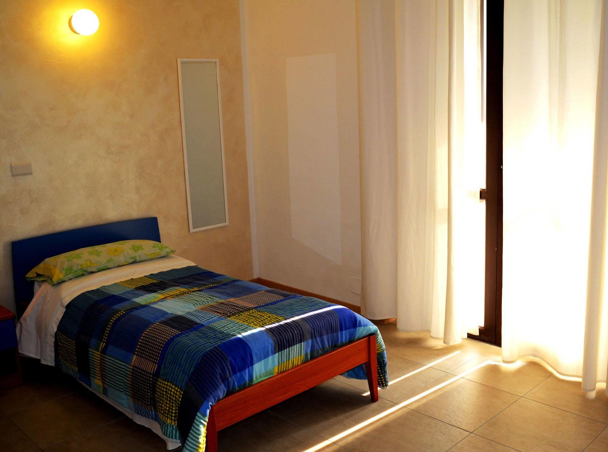 B&B Villa Monterosa Con Piscina Castronno Εξωτερικό φωτογραφία