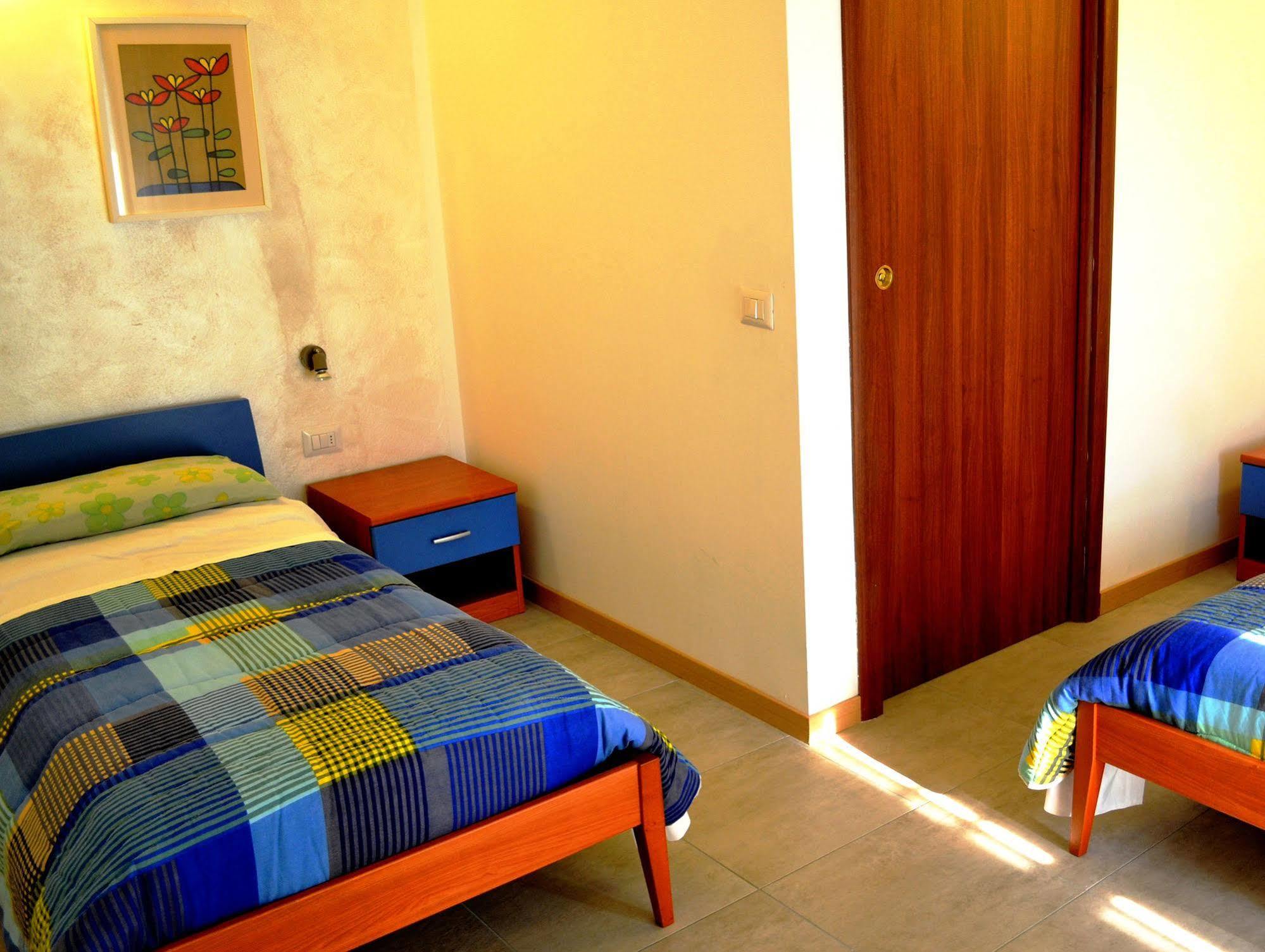 B&B Villa Monterosa Con Piscina Castronno Εξωτερικό φωτογραφία