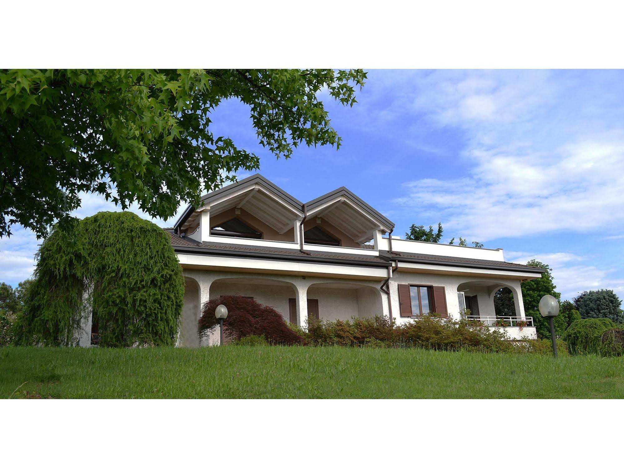 B&B Villa Monterosa Con Piscina Castronno Εξωτερικό φωτογραφία