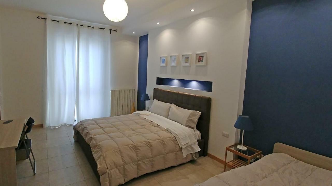 B&B Villa Monterosa Con Piscina Castronno Εξωτερικό φωτογραφία