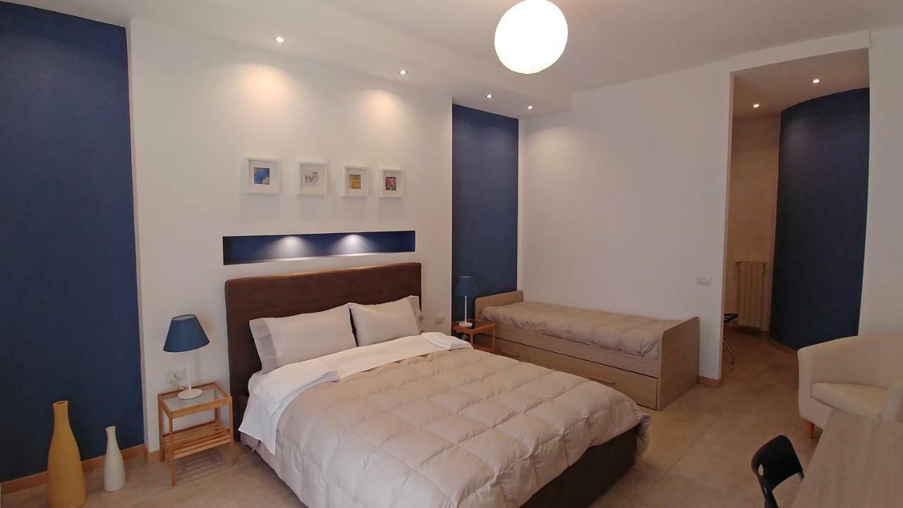 B&B Villa Monterosa Con Piscina Castronno Εξωτερικό φωτογραφία